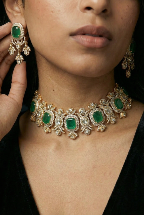 Oval Court Emerald Choker Set