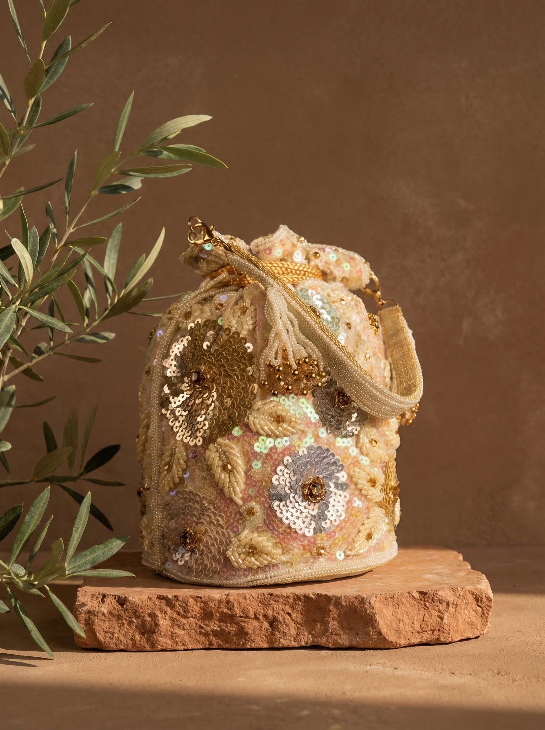Mehr Glow - Beige Potli